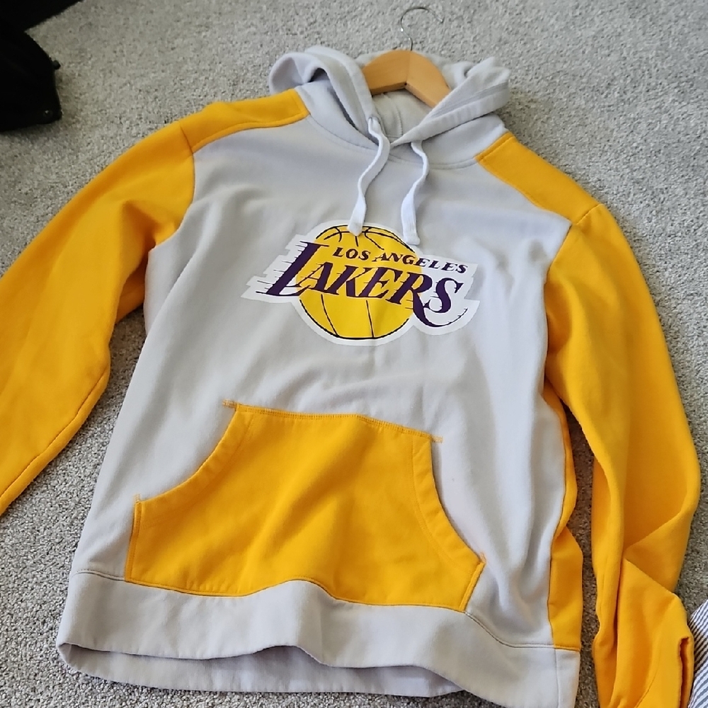 Fanatics Gray and Yellow Hoodie